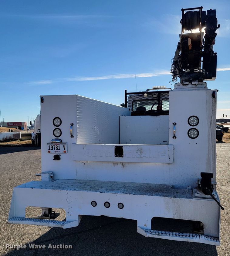 image for item ME9585 1999 Freightliner FL70  utility / service truck