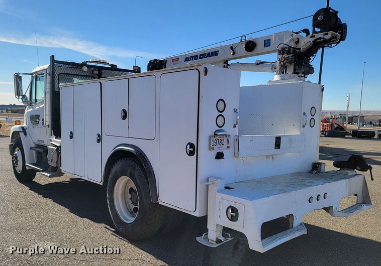 image for item ME9585 1999 Freightliner FL70  utility / service truck