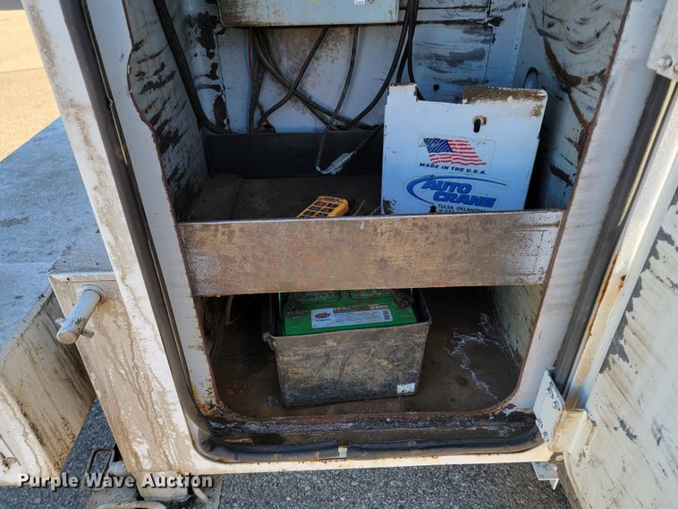 image for item ME9585 1999 Freightliner FL70  utility / service truck