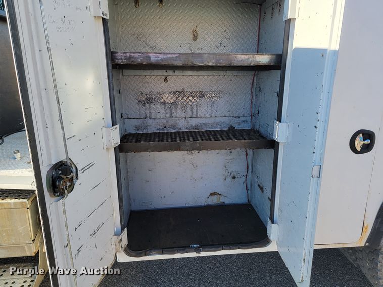 image for item ME9585 1999 Freightliner FL70  utility / service truck