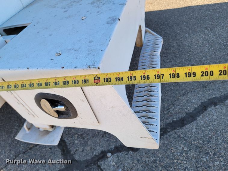 image for item ME9585 1999 Freightliner FL70  utility / service truck