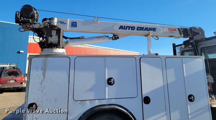 image for item ME9585 1999 Freightliner FL70  utility / service truck