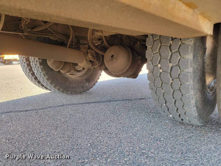 image for item ME9585 1999 Freightliner FL70  utility / service truck