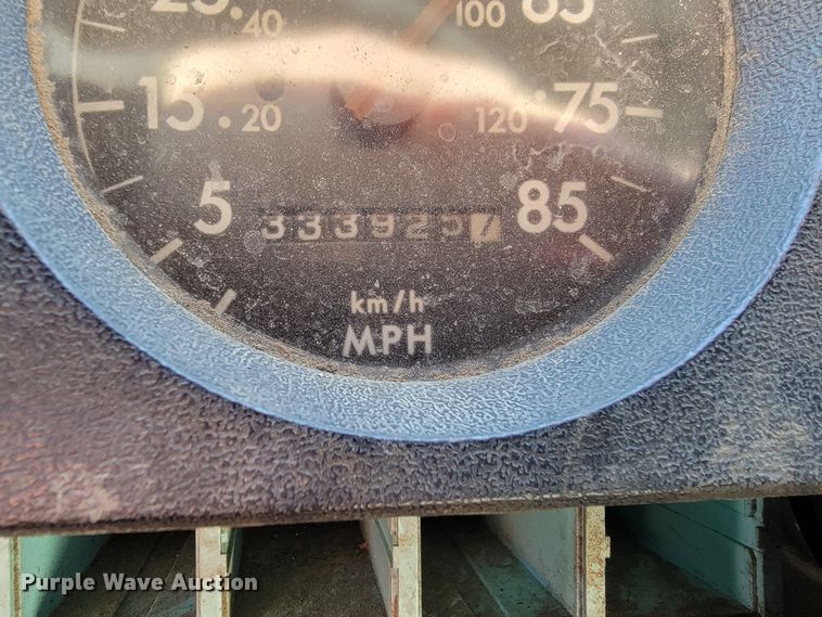 image for item ME9585 1999 Freightliner FL70  utility / service truck