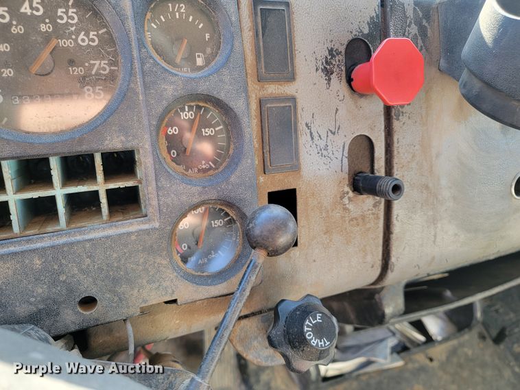 image for item ME9585 1999 Freightliner FL70  utility / service truck