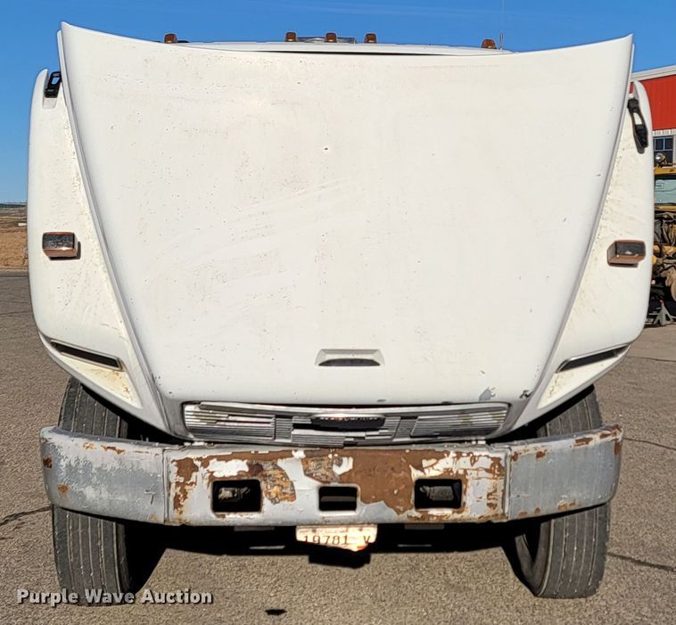 image for item ME9585 1999 Freightliner FL70  utility / service truck