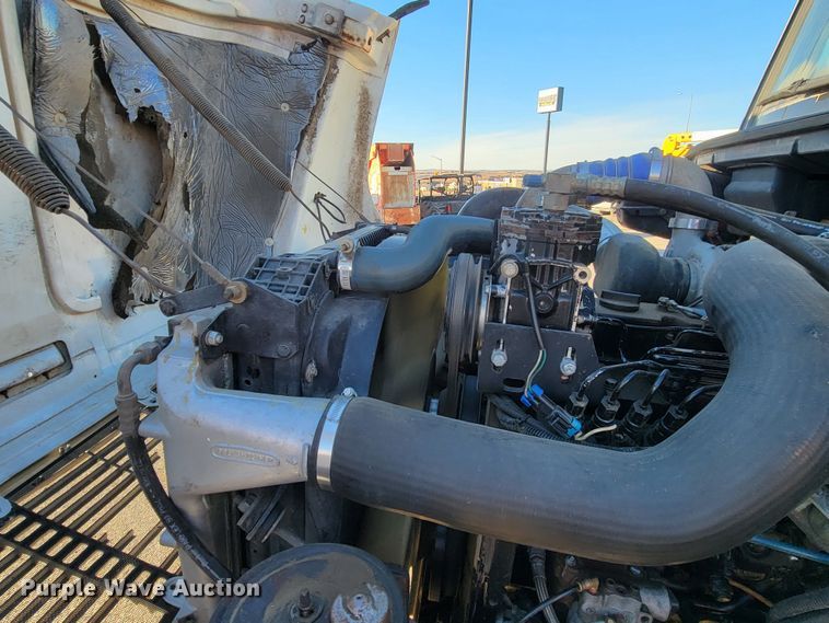 image for item ME9585 1999 Freightliner FL70  utility / service truck