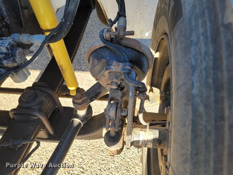 image for item ME9585 1999 Freightliner FL70  utility / service truck