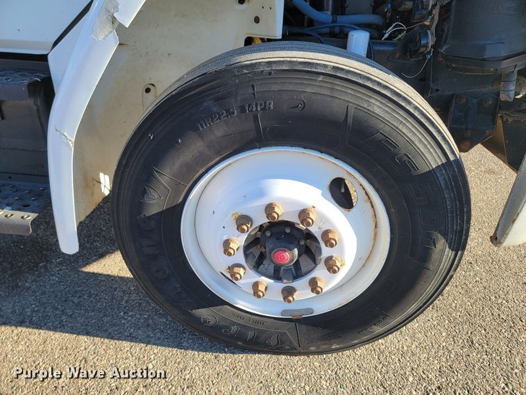 image for item ME9585 1999 Freightliner FL70  utility / service truck