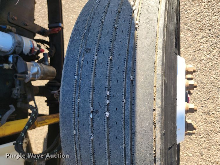 image for item ME9585 1999 Freightliner FL70  utility / service truck