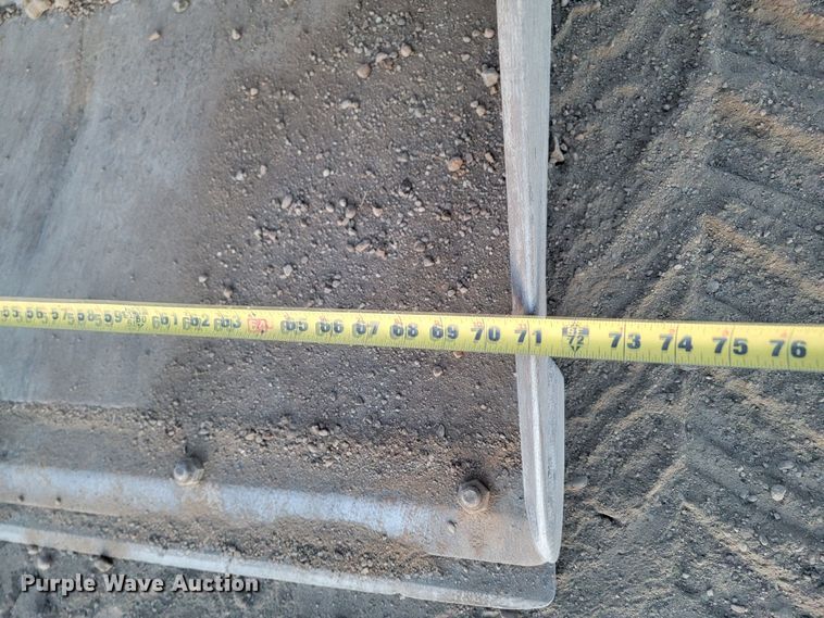 image for item ME9586 2018 Case SR210  skid steer loader