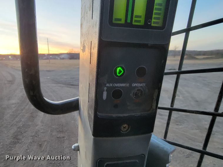 image for item ME9586 2018 Case SR210  skid steer loader