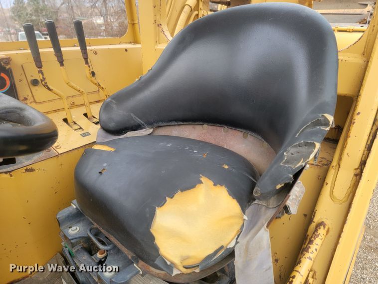 image for item ME9609 1994 Caterpillar 613C Series II  elevating scraper