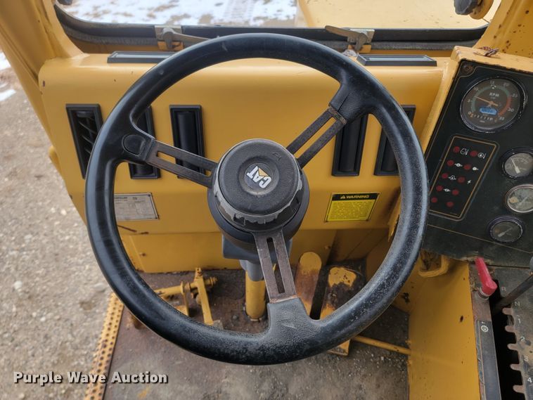 image for item ME9609 1994 Caterpillar 613C Series II  elevating scraper