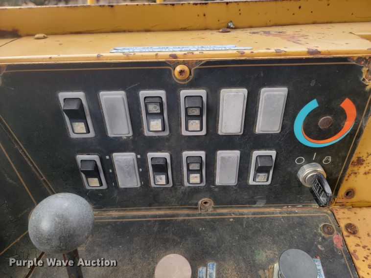 image for item ME9609 1994 Caterpillar 613C Series II  elevating scraper