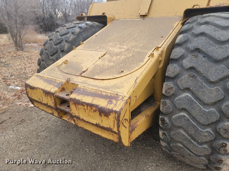 image for item ME9609 1994 Caterpillar 613C Series II  elevating scraper