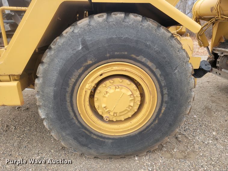 image for item ME9609 1994 Caterpillar 613C Series II  elevating scraper