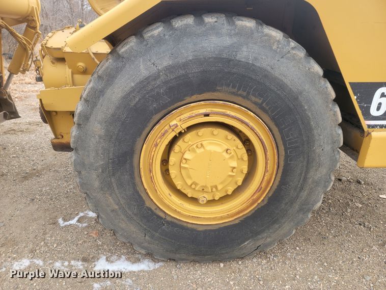 image for item ME9609 1994 Caterpillar 613C Series II  elevating scraper