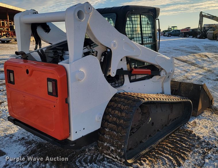 image for item ME9615 2015 Bobcat T750  tracked skid steer loader