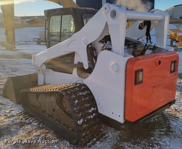 image for item ME9615 2015 Bobcat T750  tracked skid steer loader