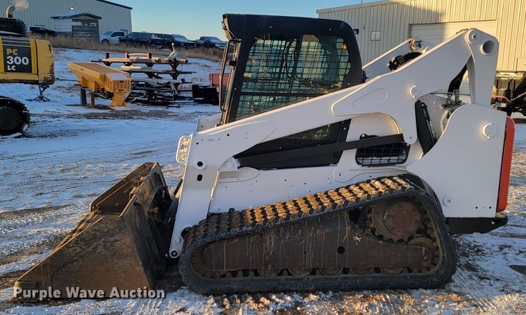 image for item ME9615 2015 Bobcat T750  tracked skid steer loader