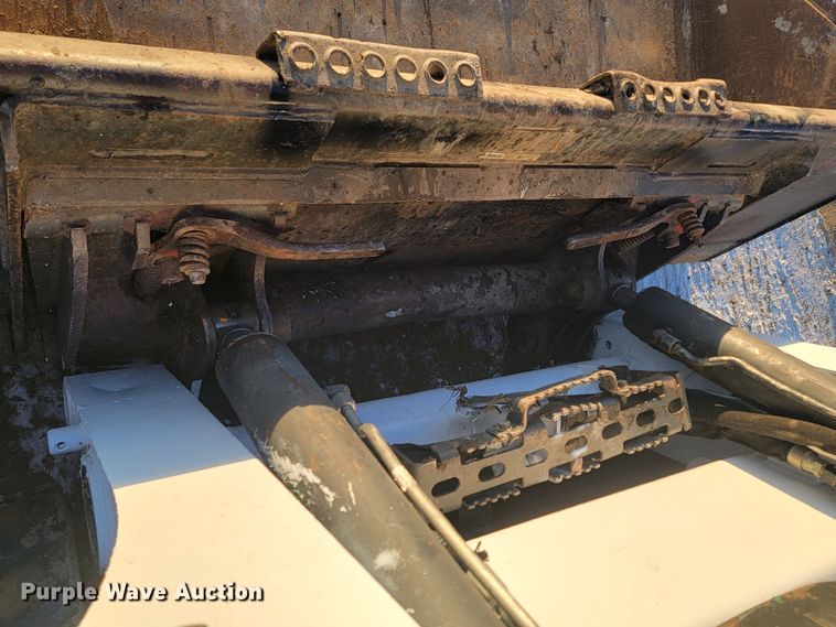 image for item ME9615 2015 Bobcat T750  tracked skid steer loader