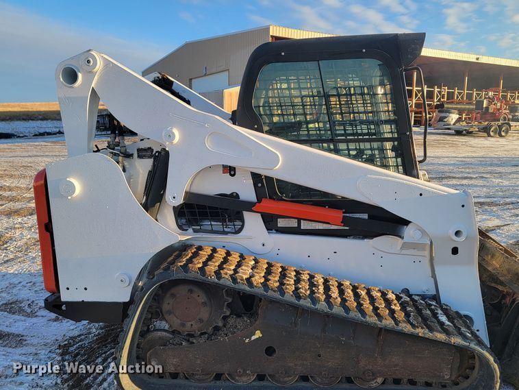 image for item ME9615 2015 Bobcat T750  tracked skid steer loader