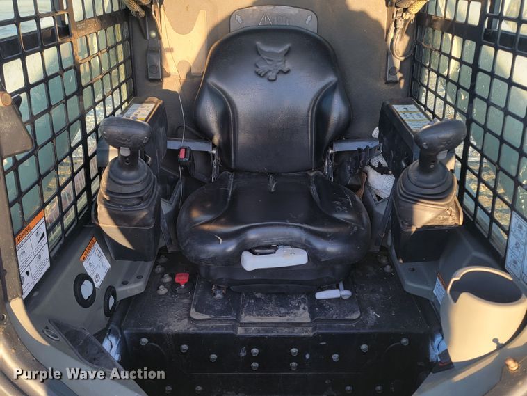 image for item ME9615 2015 Bobcat T750  tracked skid steer loader