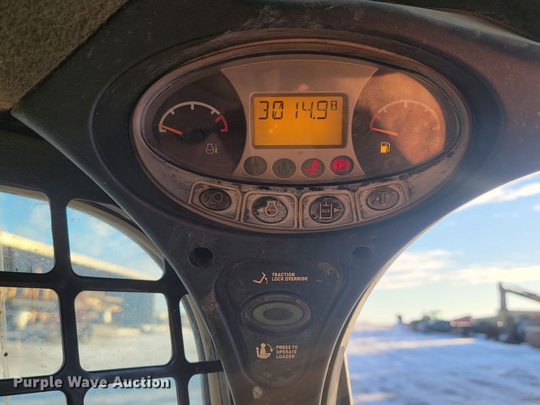 image for item ME9615 2015 Bobcat T750  tracked skid steer loader