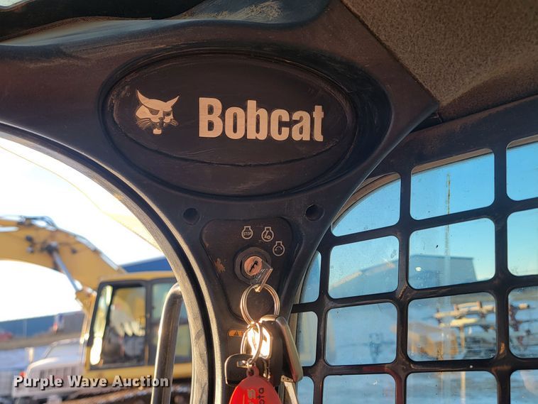 image for item ME9615 2015 Bobcat T750  tracked skid steer loader