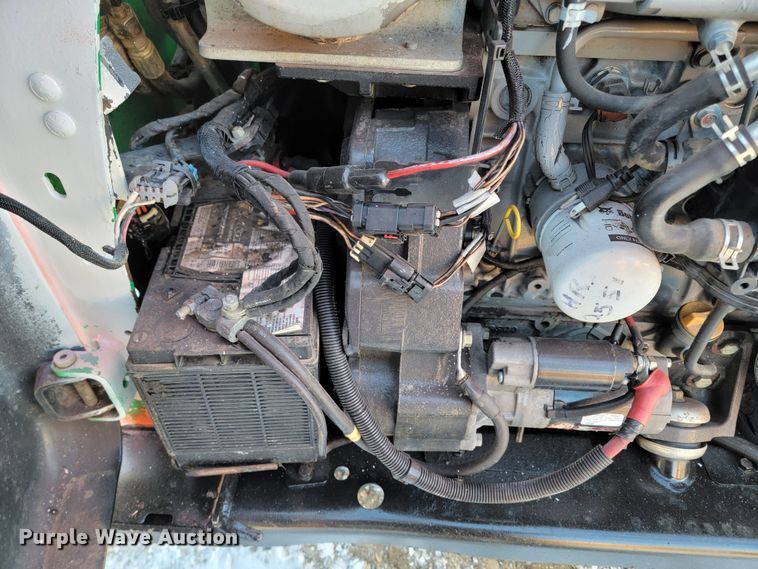 image for item ME9615 2015 Bobcat T750  tracked skid steer loader