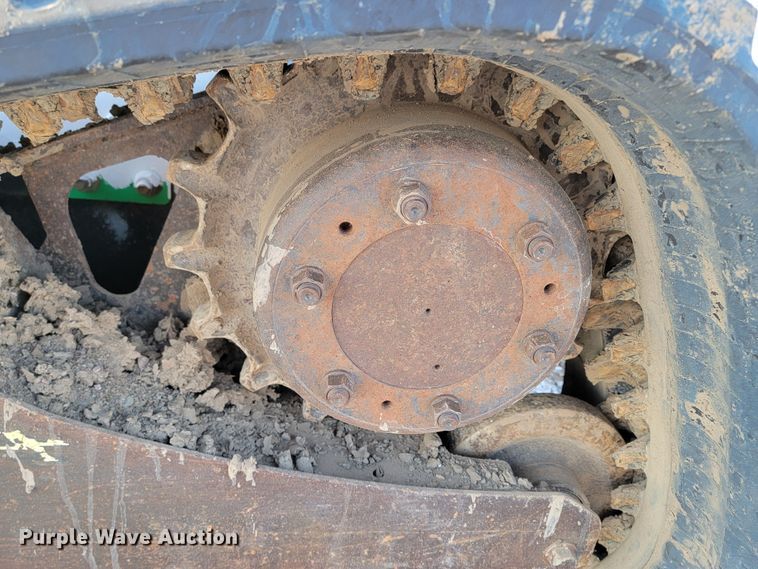 image for item ME9615 2015 Bobcat T750  tracked skid steer loader