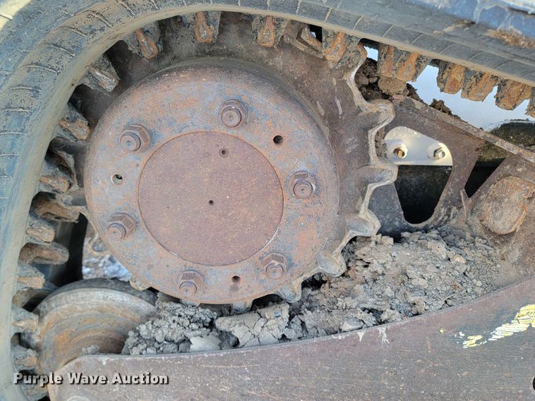 image for item ME9615 2015 Bobcat T750  tracked skid steer loader