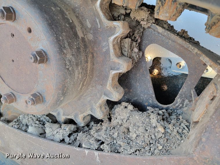 image for item ME9615 2015 Bobcat T750  tracked skid steer loader