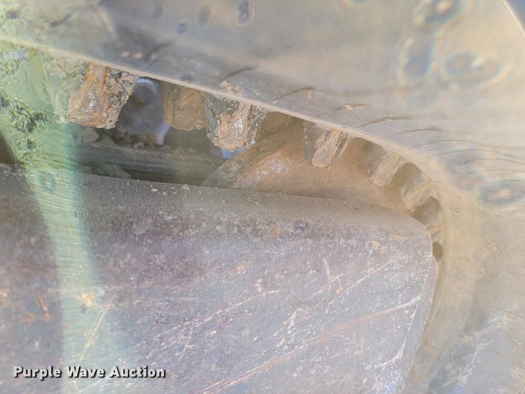 image for item ME9615 2015 Bobcat T750  tracked skid steer loader