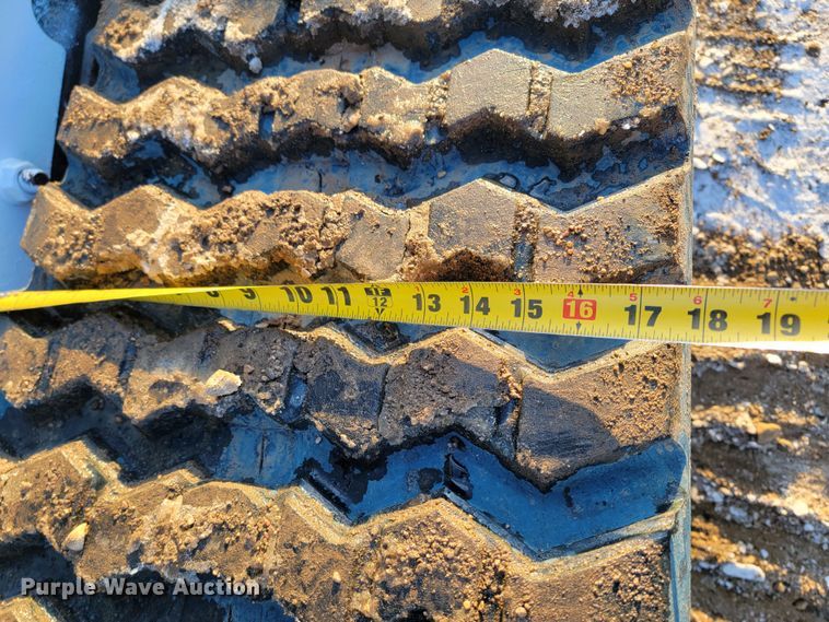 image for item ME9615 2015 Bobcat T750  tracked skid steer loader