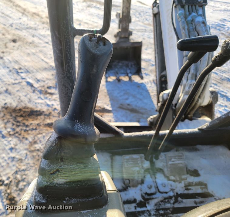 image for item ME9616 2013 Bobcat E35  mini excavator