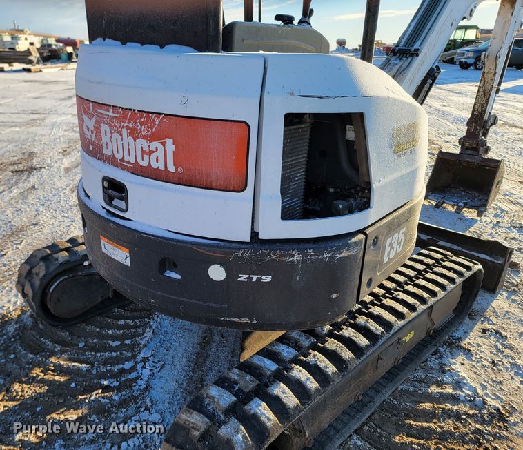 image for item ME9616 2013 Bobcat E35  mini excavator