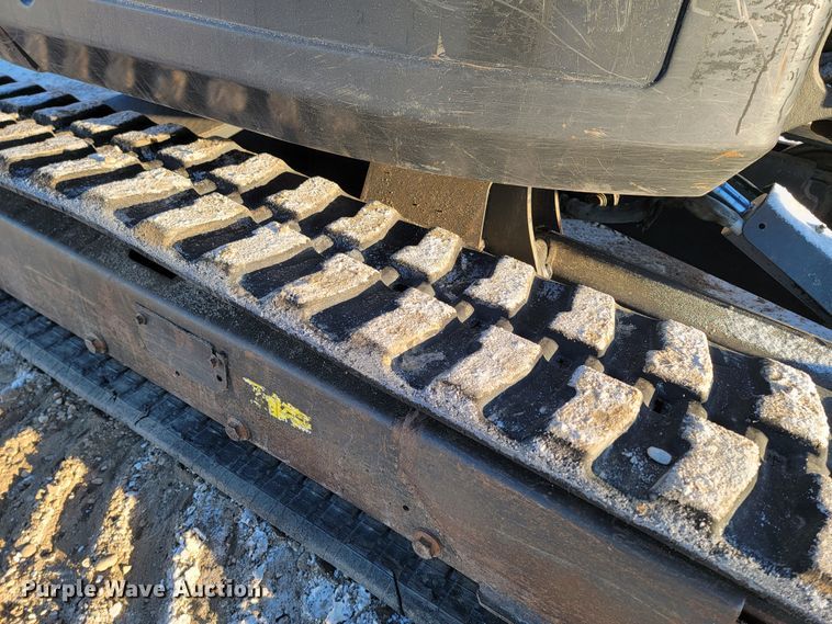 image for item ME9616 2013 Bobcat E35  mini excavator