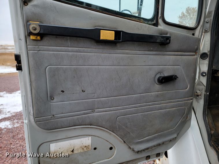 image for item ME9619 1998 Freightliner FL70  dump flatbed truck