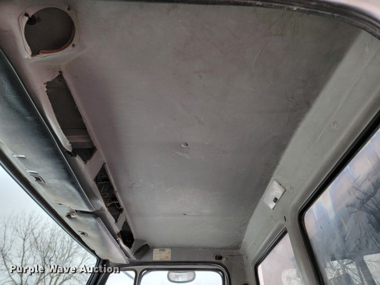 image for item ME9619 1998 Freightliner FL70  dump flatbed truck