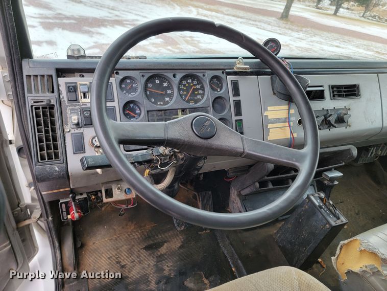 image for item ME9619 1998 Freightliner FL70  dump flatbed truck