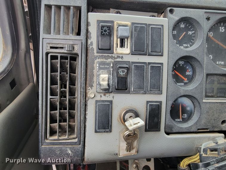 image for item ME9619 1998 Freightliner FL70  dump flatbed truck