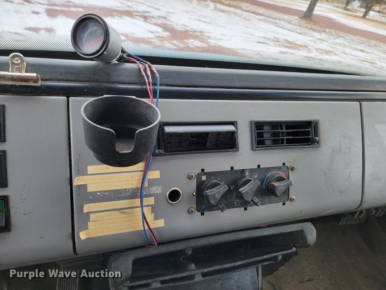 image for item ME9619 1998 Freightliner FL70  dump flatbed truck