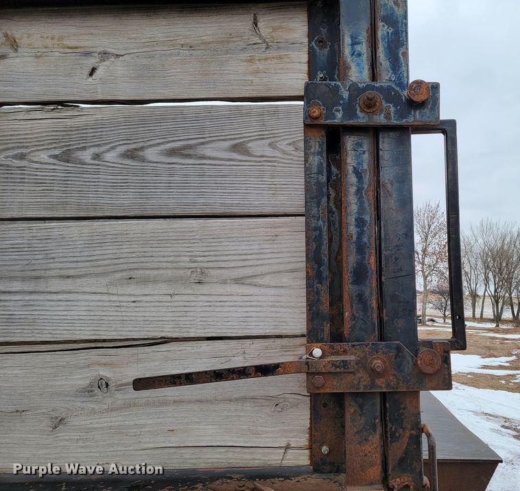 image for item ME9619 1998 Freightliner FL70  dump flatbed truck