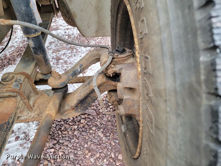 image for item ME9619 1998 Freightliner FL70  dump flatbed truck