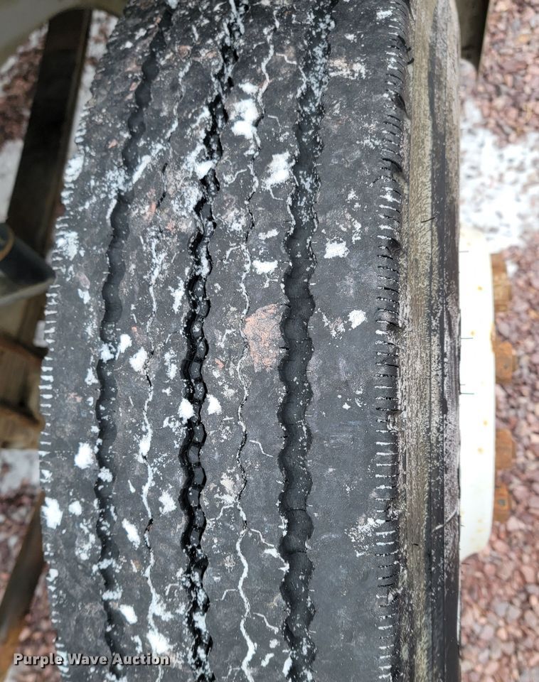 image for item ME9619 1998 Freightliner FL70  dump flatbed truck