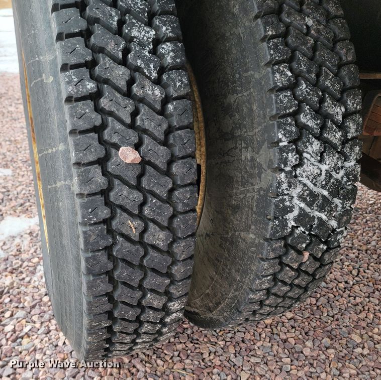 image for item ME9619 1998 Freightliner FL70  dump flatbed truck