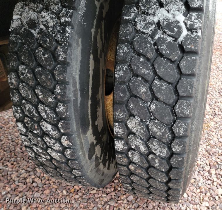 image for item ME9619 1998 Freightliner FL70  dump flatbed truck