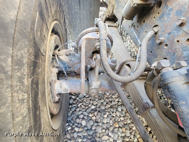 2002 International F2554 dump truck in Yankton, SD Item ME9620 sold